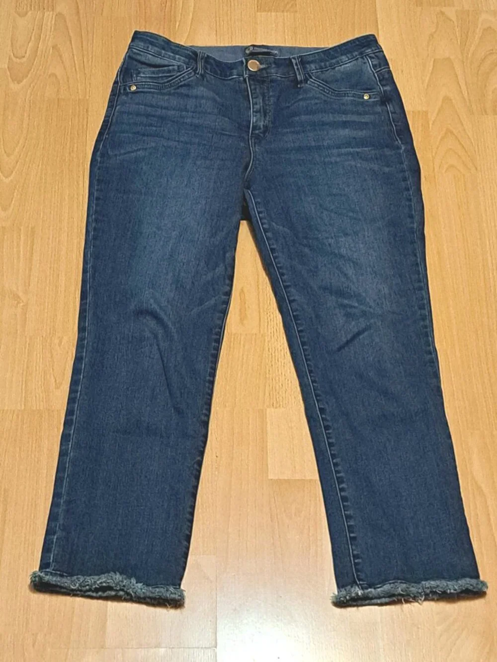 Democracy Frayed Hem Ankle Jeans - Picture 1 of 4